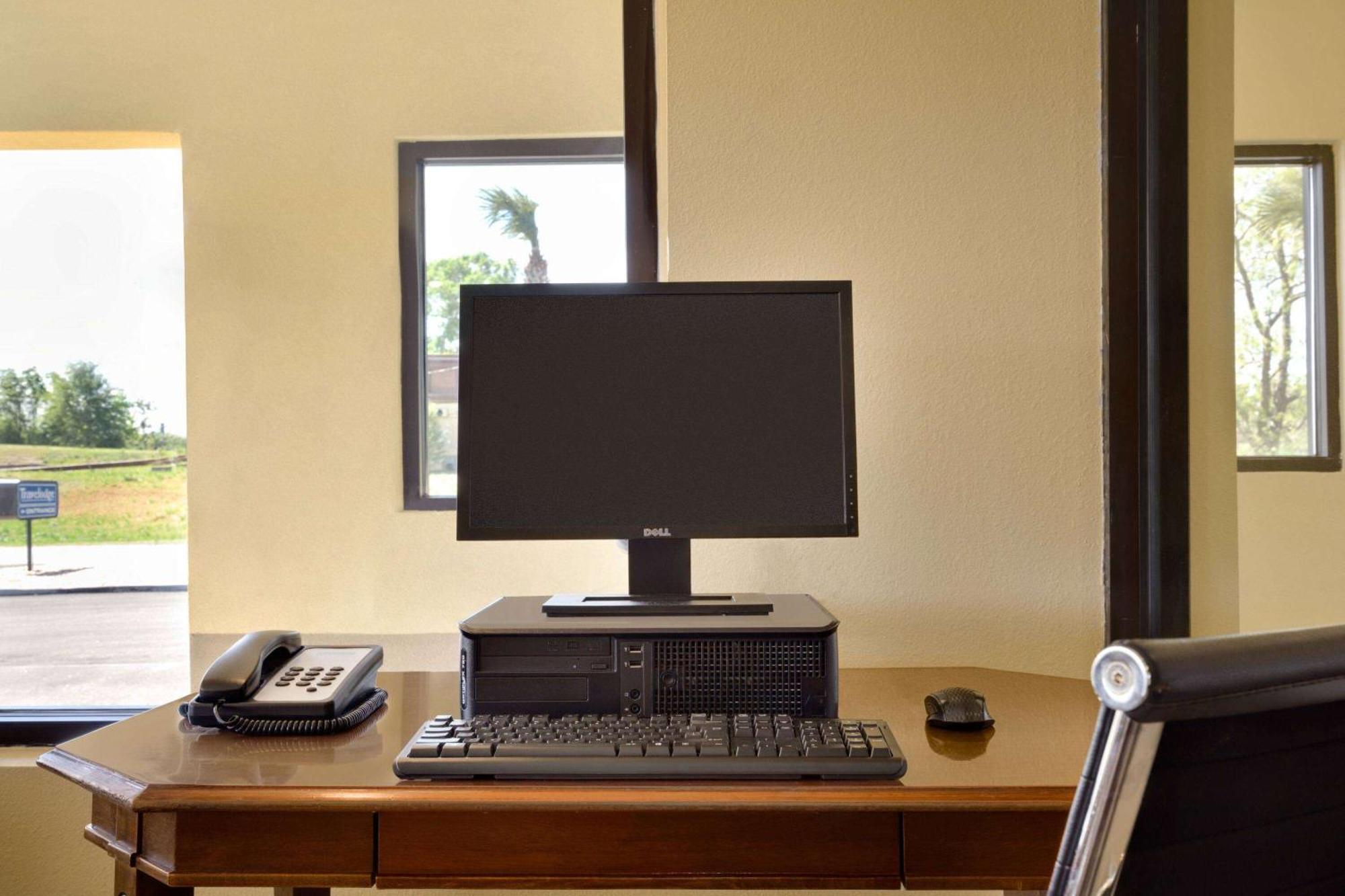 ทราเวลลอดจ์ ยูนาดิลลา Hotel Unadilla ภายนอก รูปภาพ